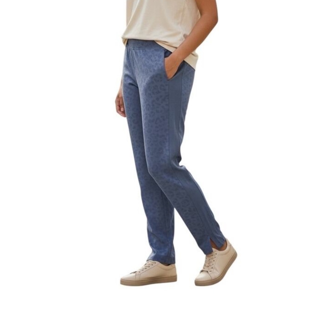 Athleta Brooklyn Textured‎ ankle pants leopard Blue pockets high rise